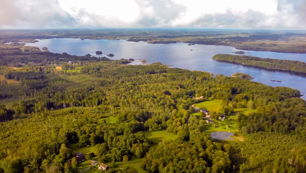 Hotel & Pensionat Bjoerkelund Stenbrohult  Экстерьер фото