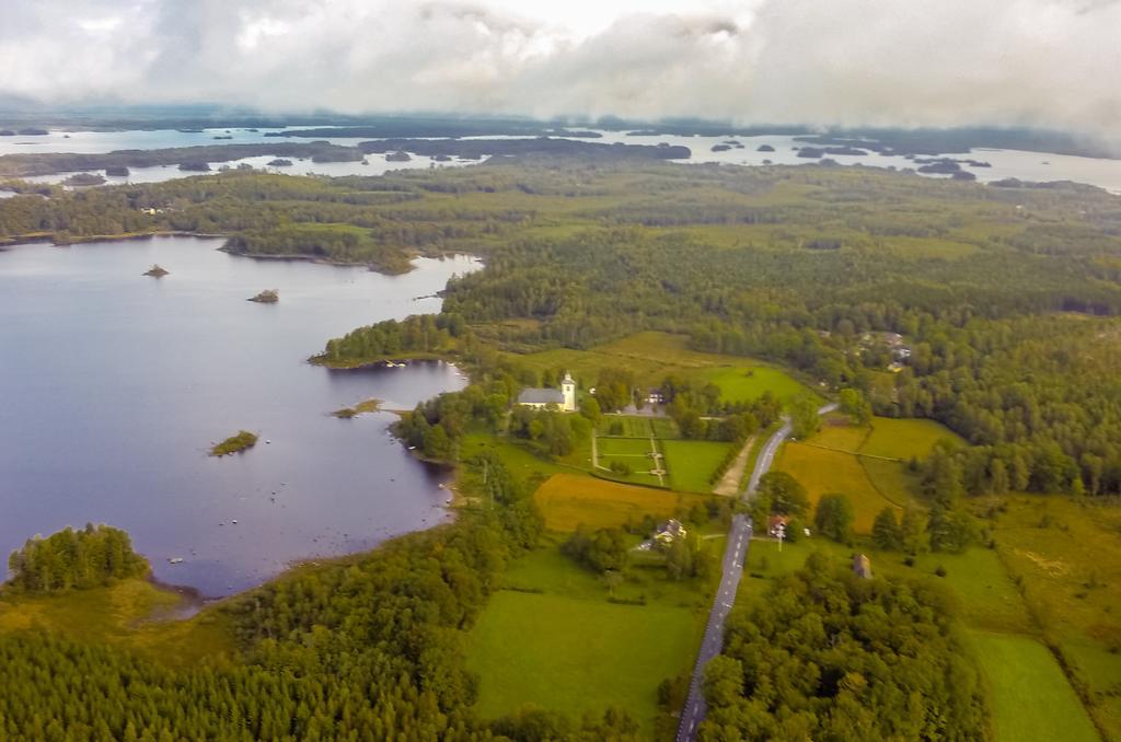 Hotel & Pensionat Bjoerkelund Stenbrohult  Экстерьер фото