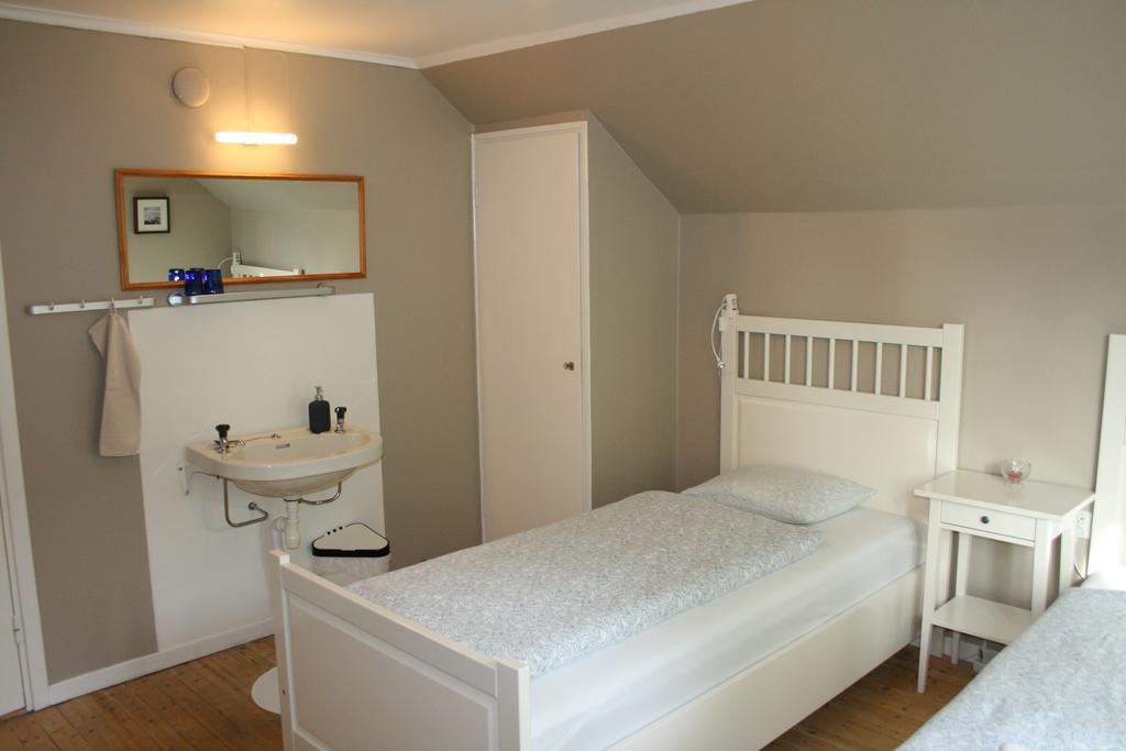 Hotel & Pensionat Bjoerkelund Stenbrohult  Экстерьер фото