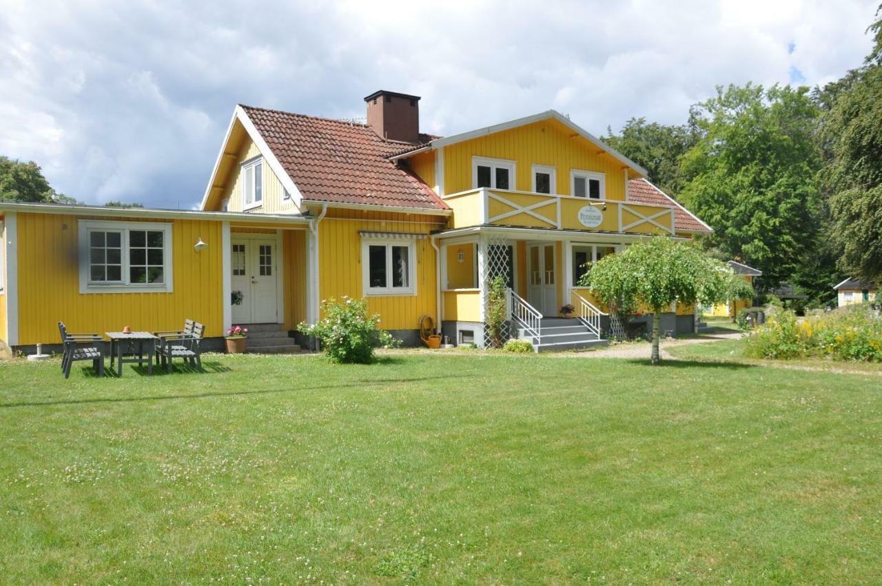 Hotel & Pensionat Bjoerkelund Stenbrohult  Экстерьер фото